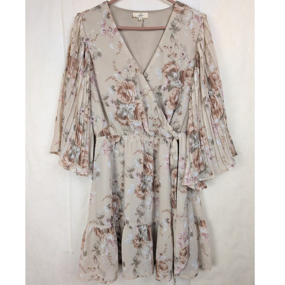 Entro tan floral pleated angel sleeve wrap dress Size Medium Boho Romantic